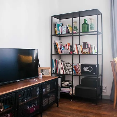 Charming Duplex Near The Eiffel Tower Апартаменты